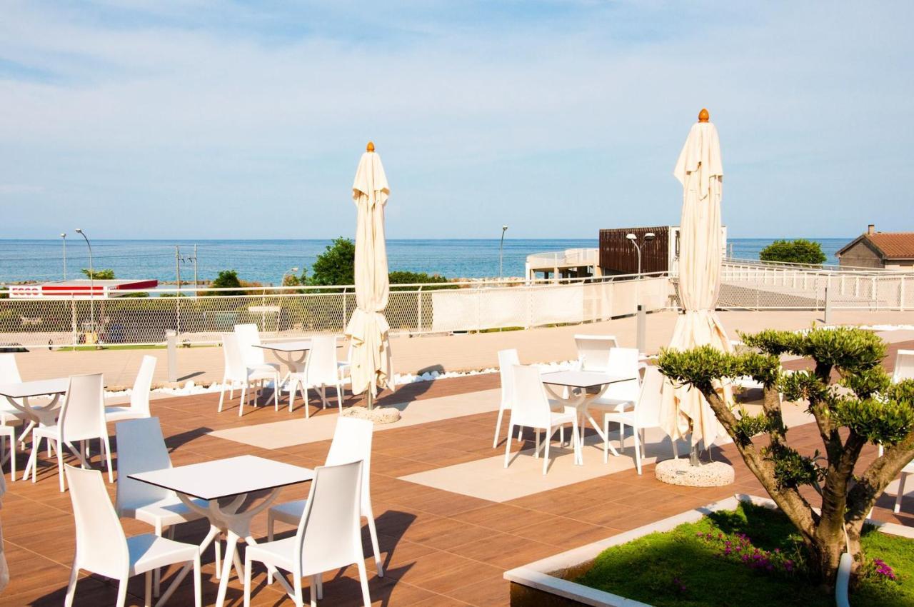 Ambruosi Village Resort&SPA Massignano Esterno foto