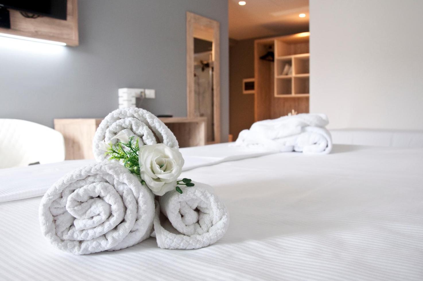 Ambruosi Village Resort&SPA Massignano Esterno foto