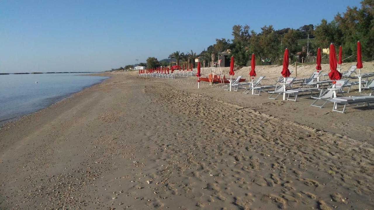 Ambruosi Village Resort&SPA Massignano Esterno foto