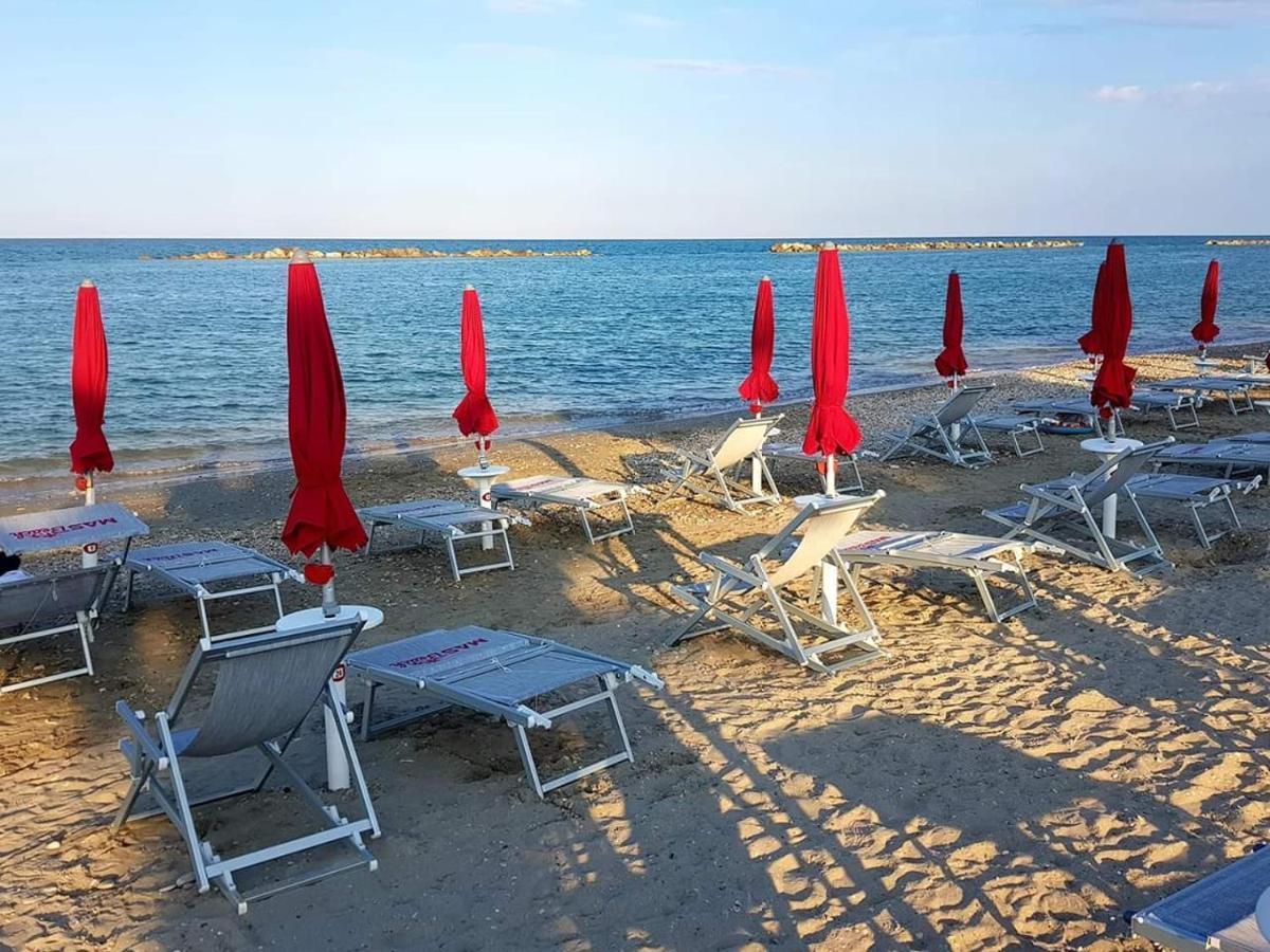 Ambruosi Village Resort&SPA Massignano Esterno foto
